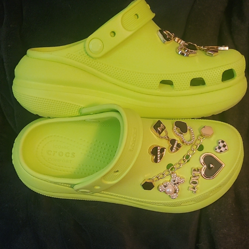 CROCS Green Slippers with Ventilation and Charms